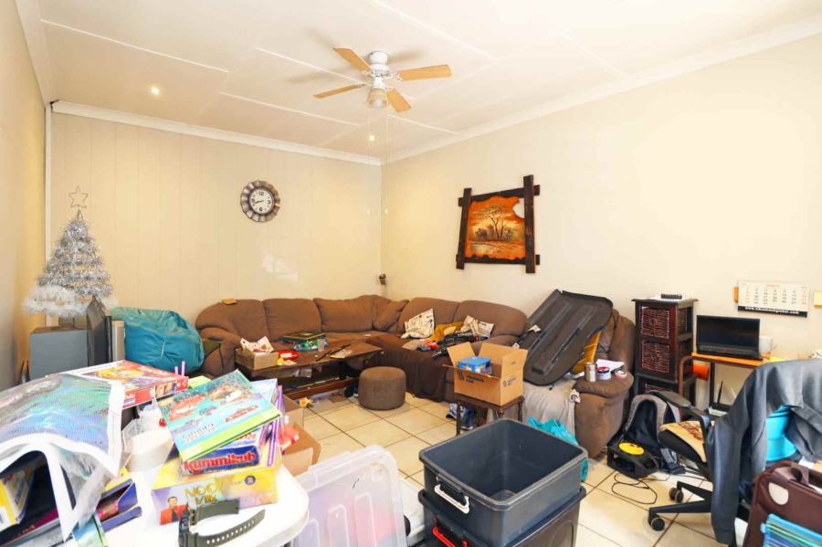 6 Bedroom Property for Sale in Wentworth Park Gauteng