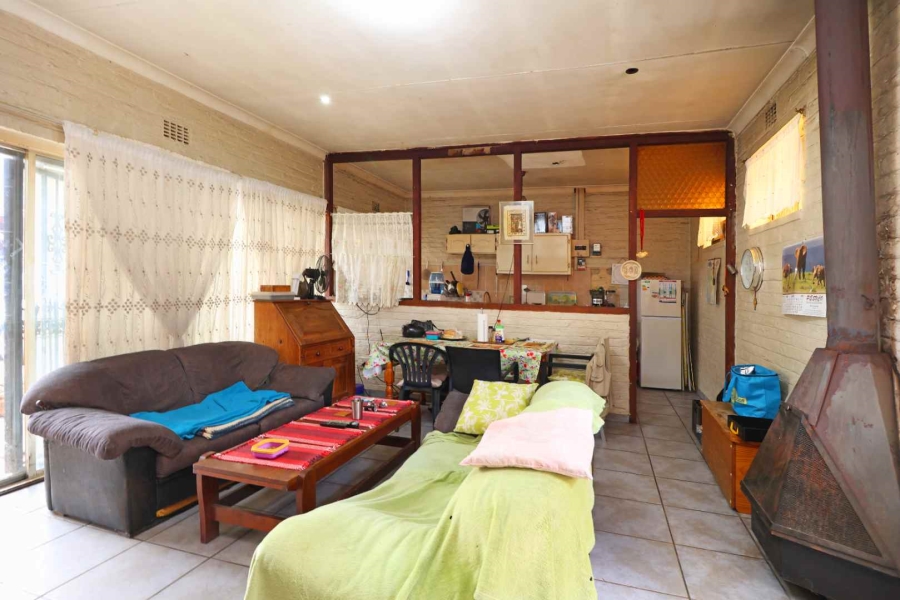 6 Bedroom Property for Sale in Wentworth Park Gauteng