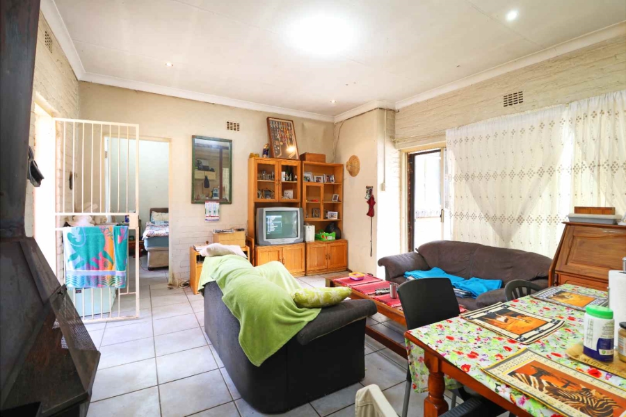 6 Bedroom Property for Sale in Wentworth Park Gauteng