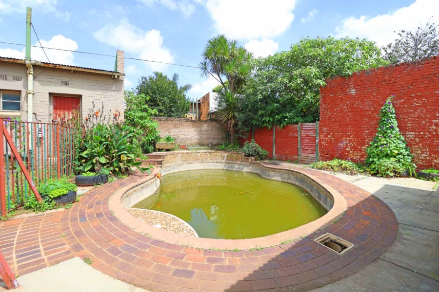 6 Bedroom Property for Sale in Wentworth Park Gauteng