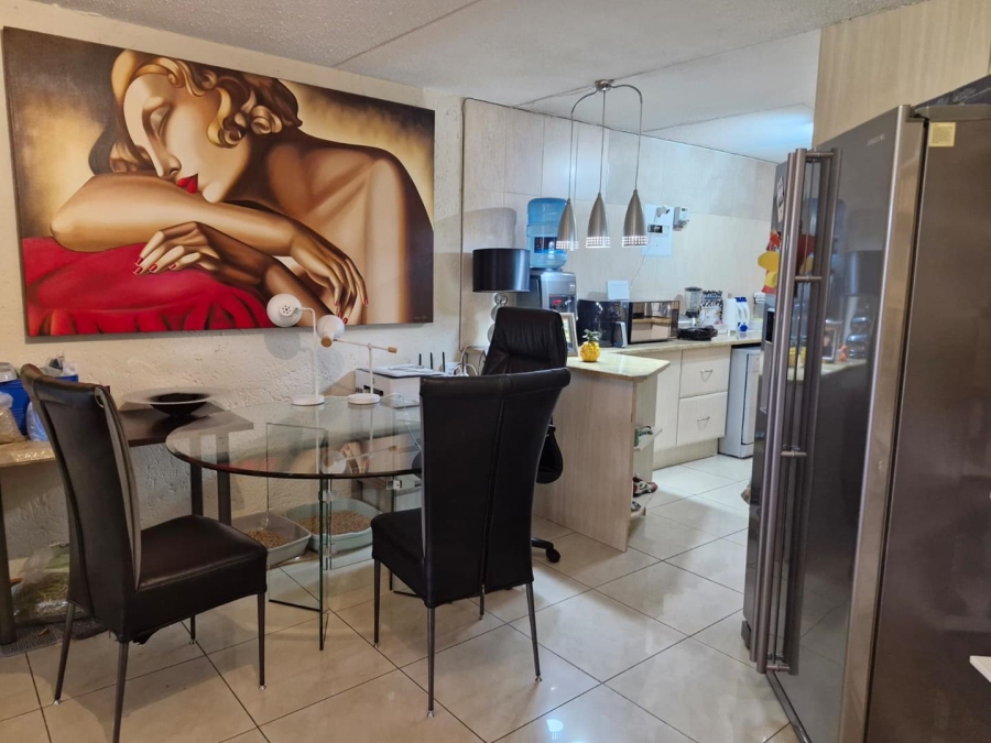 2 Bedroom Property for Sale in Morningside Gauteng