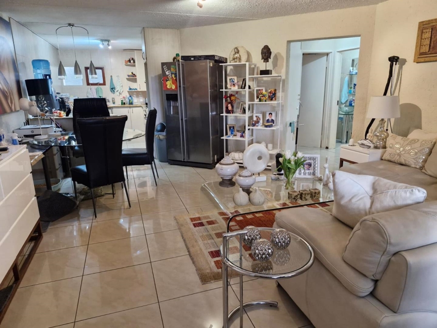 2 Bedroom Property for Sale in Morningside Gauteng