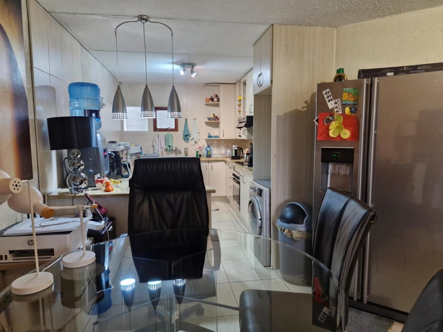 2 Bedroom Property for Sale in Morningside Gauteng