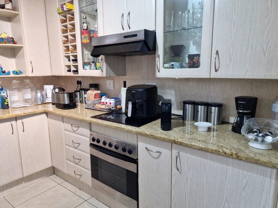 2 Bedroom Property for Sale in Morningside Gauteng