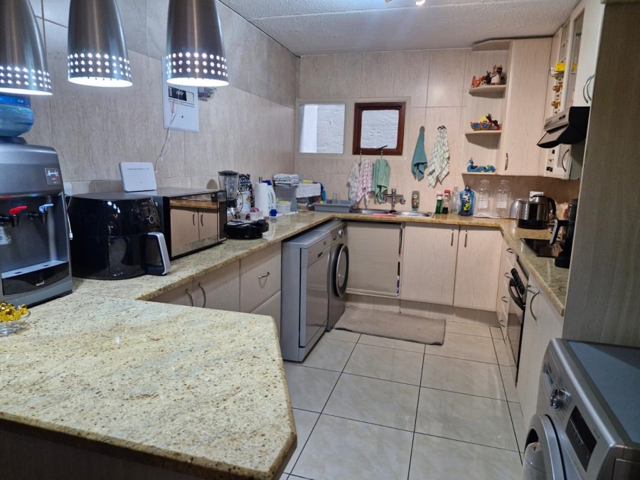 2 Bedroom Property for Sale in Morningside Gauteng