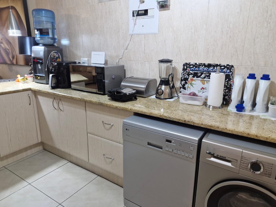 2 Bedroom Property for Sale in Morningside Gauteng