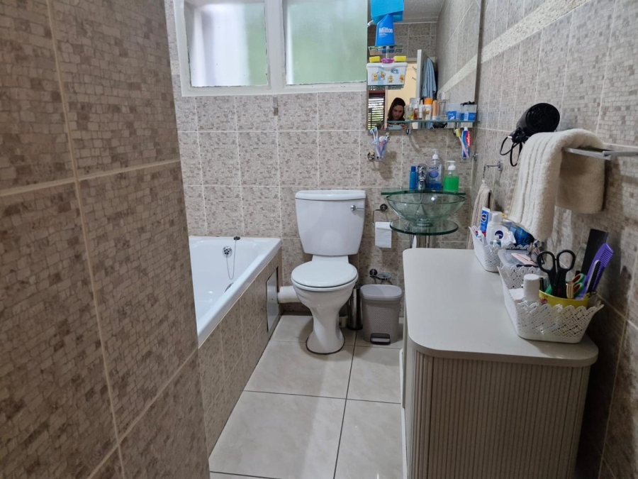 2 Bedroom Property for Sale in Morningside Gauteng