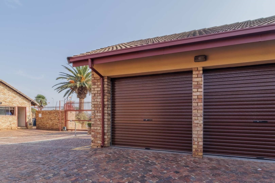 3 Bedroom Property for Sale in Zwartkop Gauteng