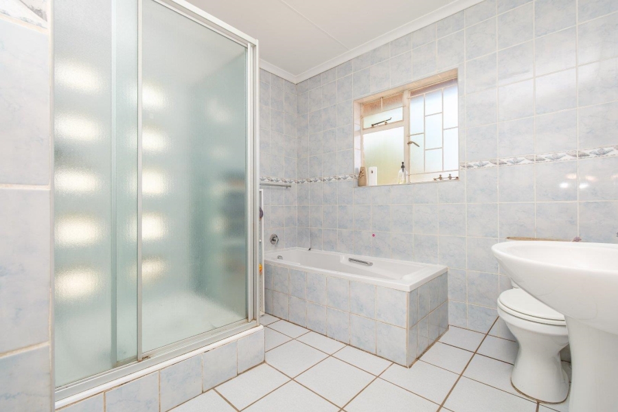 4 Bedroom Property for Sale in Lyttelton Manor Gauteng