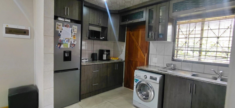 3 Bedroom Property for Sale in Nkwe Estate Gauteng