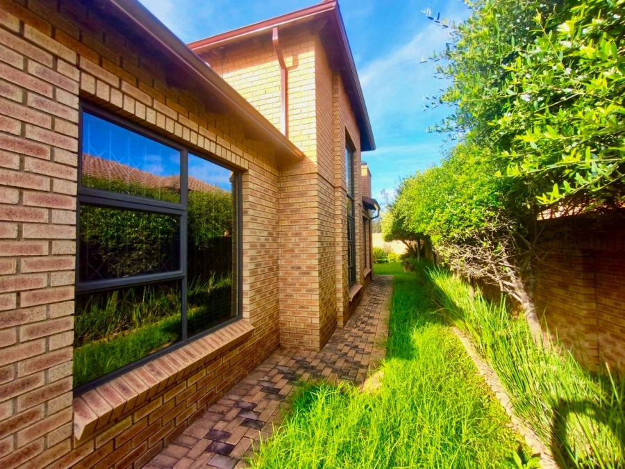 To Let 3 Bedroom Property for Rent in New Market Gauteng