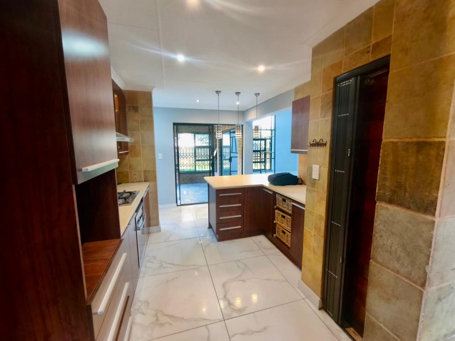 To Let 3 Bedroom Property for Rent in New Market Gauteng