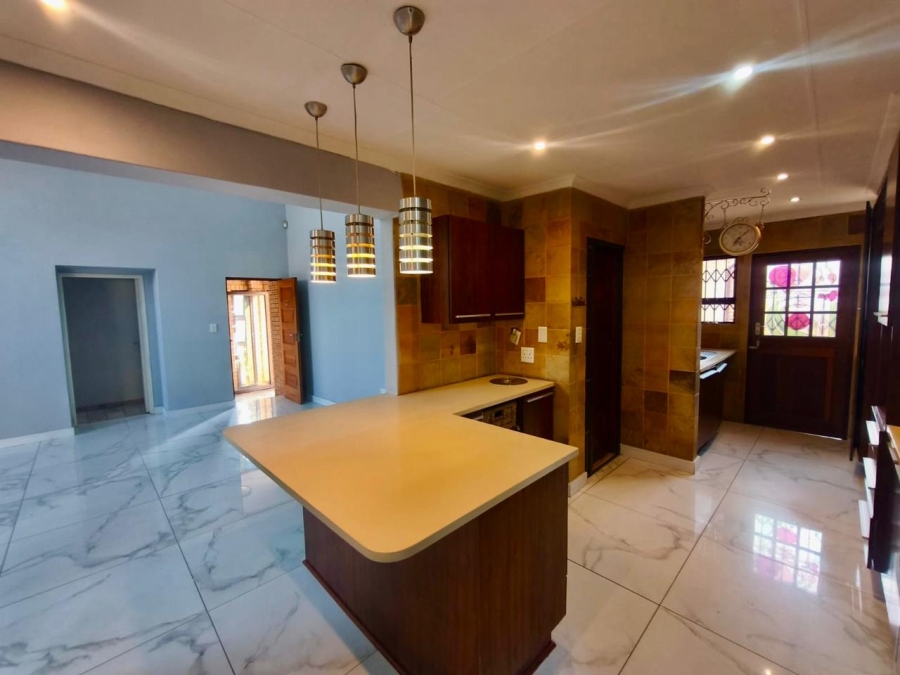 To Let 3 Bedroom Property for Rent in New Market Gauteng