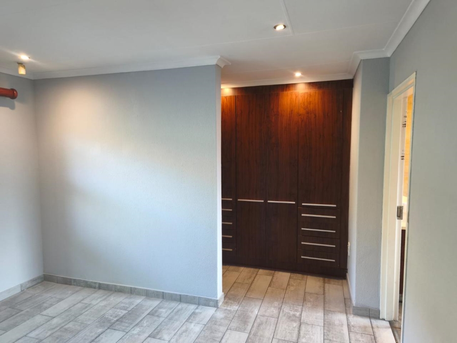 To Let 3 Bedroom Property for Rent in New Market Gauteng