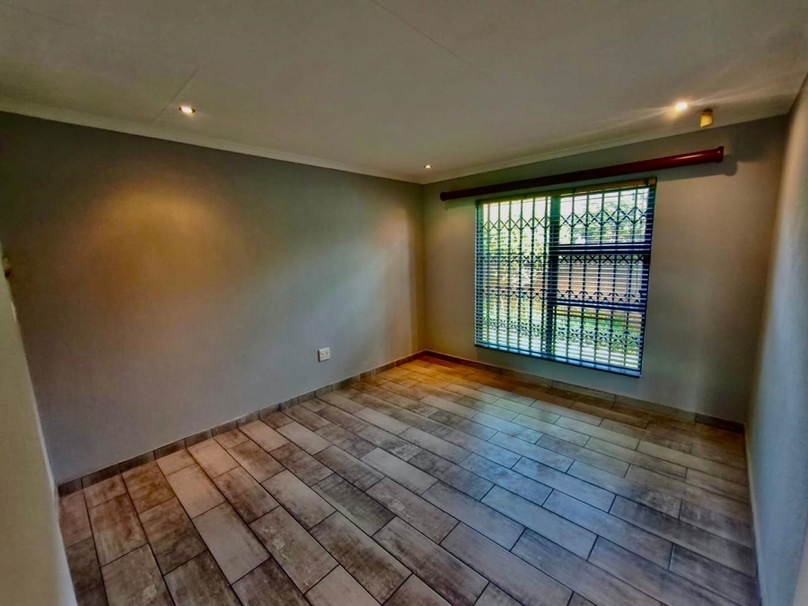 To Let 3 Bedroom Property for Rent in New Market Gauteng