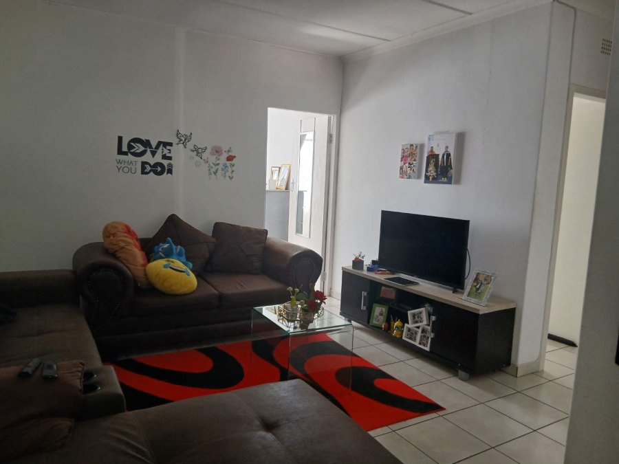 To Let 2 Bedroom Property for Rent in Marlands Gauteng