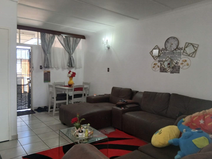 To Let 2 Bedroom Property for Rent in Marlands Gauteng