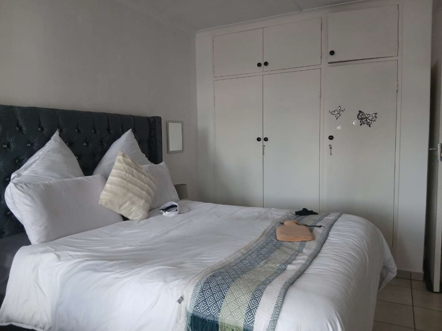 To Let 2 Bedroom Property for Rent in Marlands Gauteng