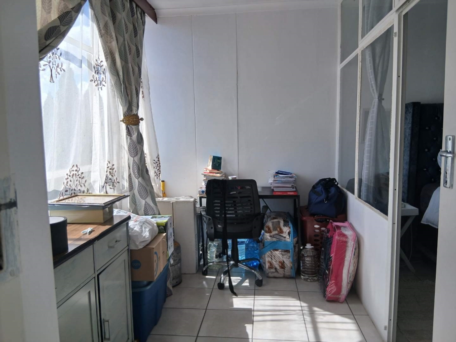 To Let 2 Bedroom Property for Rent in Marlands Gauteng