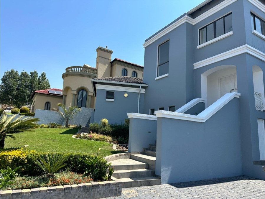 5 Bedroom Property for Sale in Blue Valley Golf Estate Gauteng