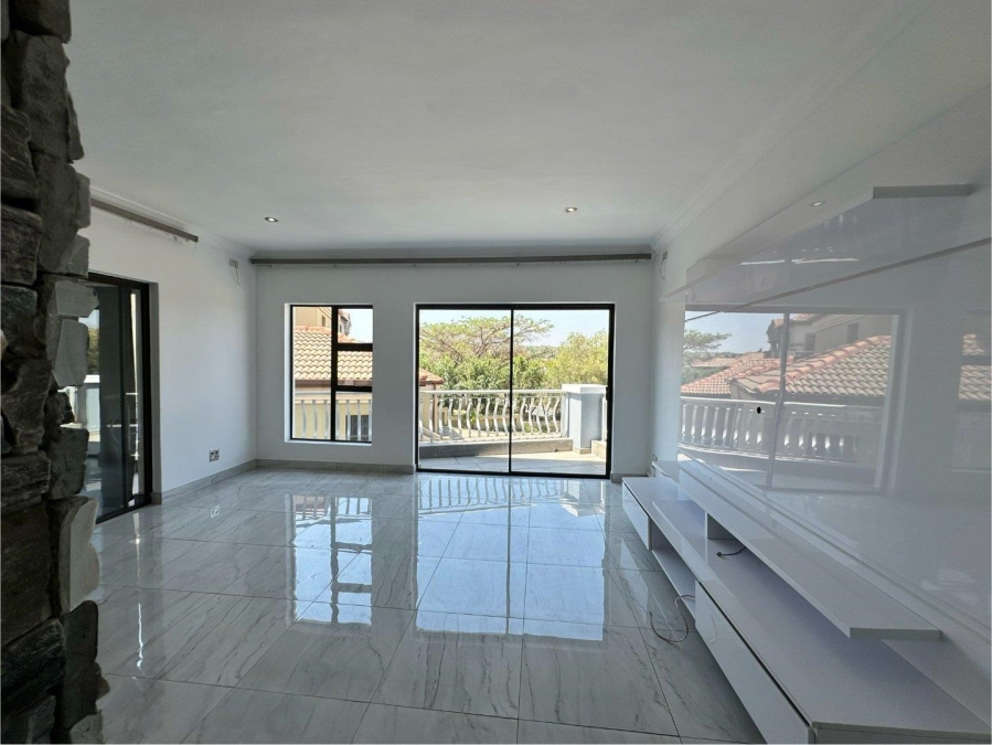 5 Bedroom Property for Sale in Blue Valley Golf Estate Gauteng