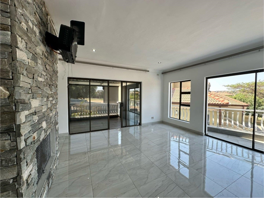 5 Bedroom Property for Sale in Blue Valley Golf Estate Gauteng