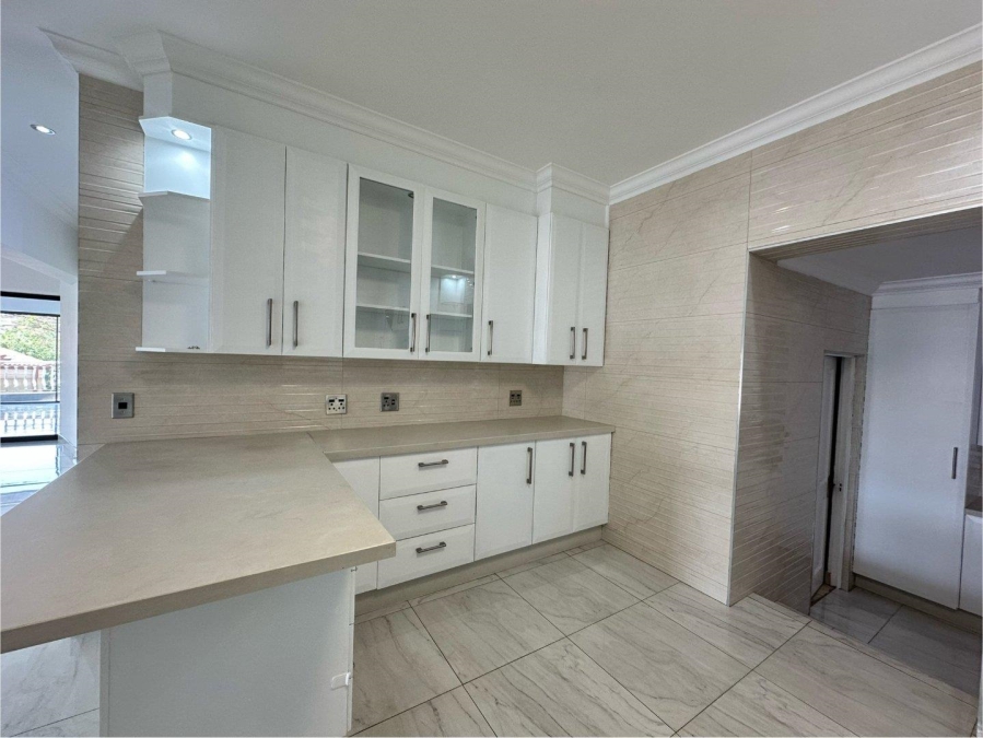 5 Bedroom Property for Sale in Blue Valley Golf Estate Gauteng