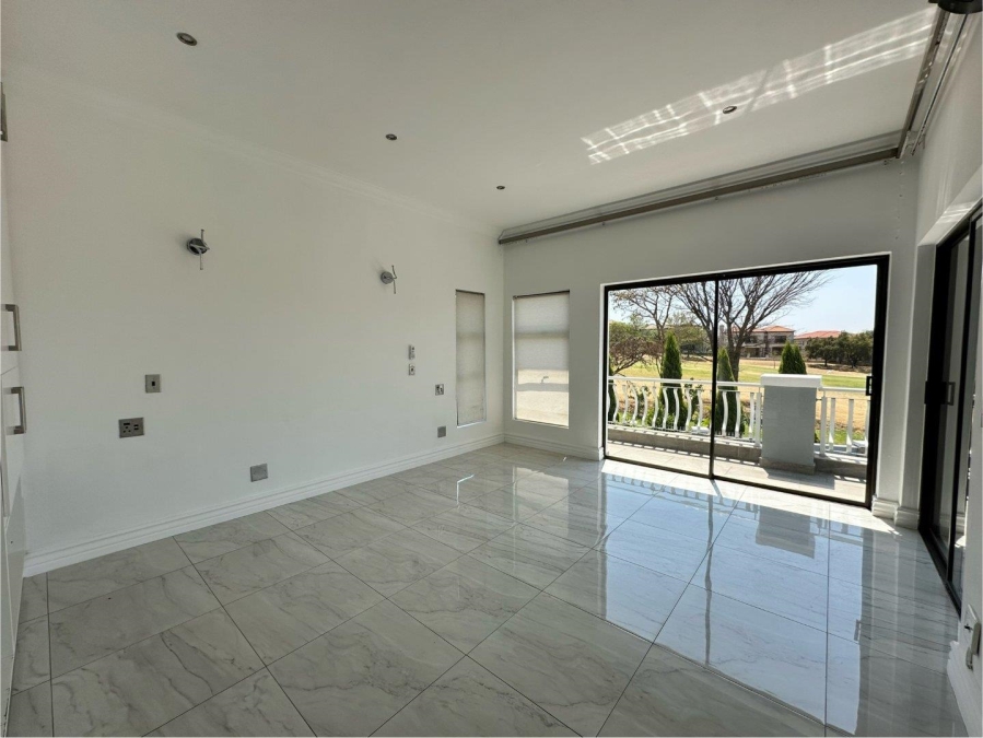 5 Bedroom Property for Sale in Blue Valley Golf Estate Gauteng