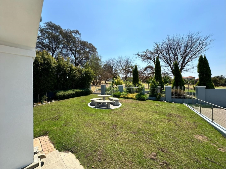 5 Bedroom Property for Sale in Blue Valley Golf Estate Gauteng