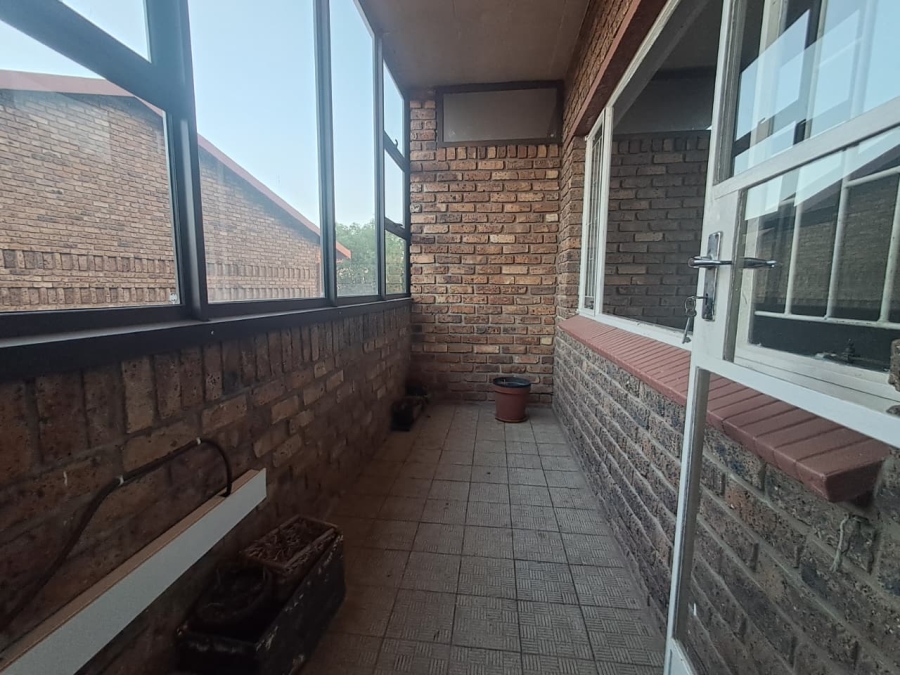 To Let 2 Bedroom Property for Rent in Albemarle Gauteng