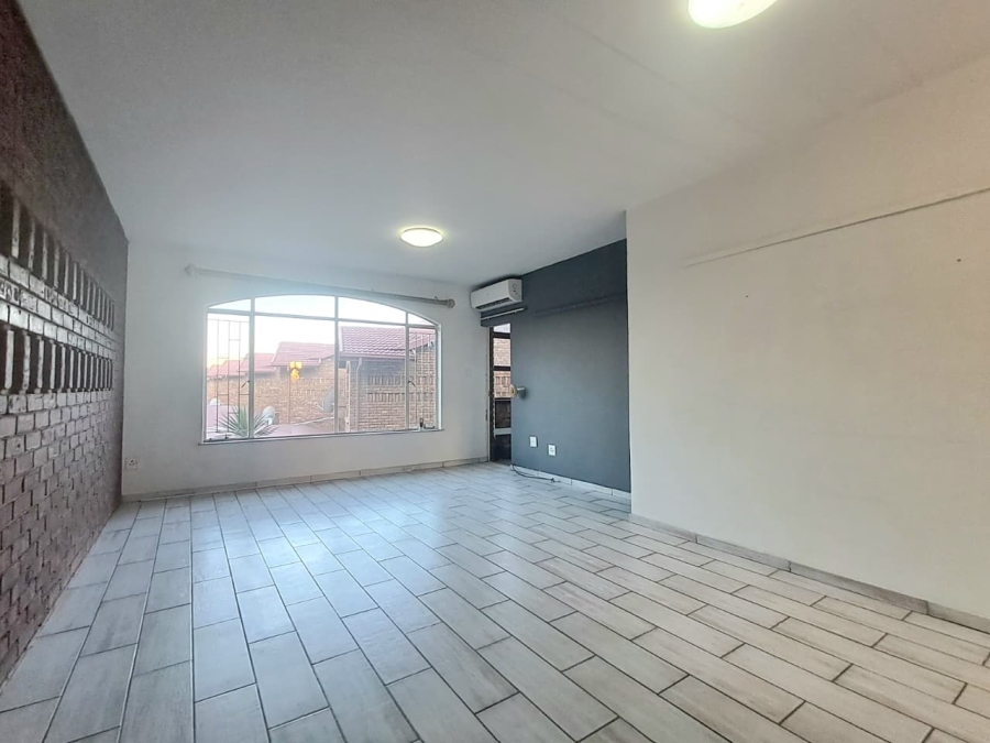 To Let 2 Bedroom Property for Rent in Albemarle Gauteng