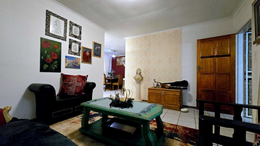 2 Bedroom Property for Sale in Doornpoort Gauteng