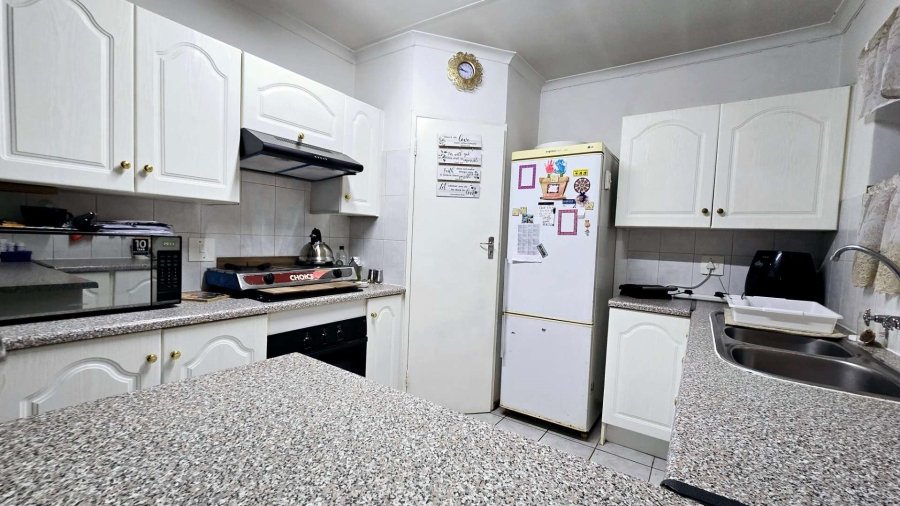 2 Bedroom Property for Sale in Doornpoort Gauteng