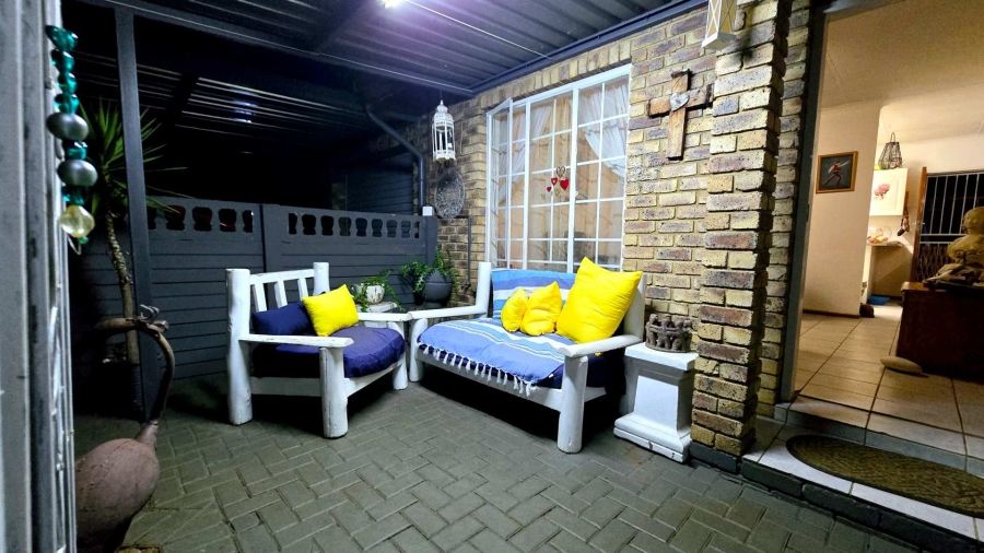 2 Bedroom Property for Sale in Doornpoort Gauteng