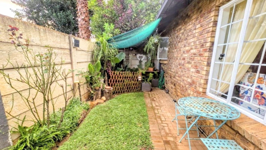 2 Bedroom Property for Sale in Doornpoort Gauteng