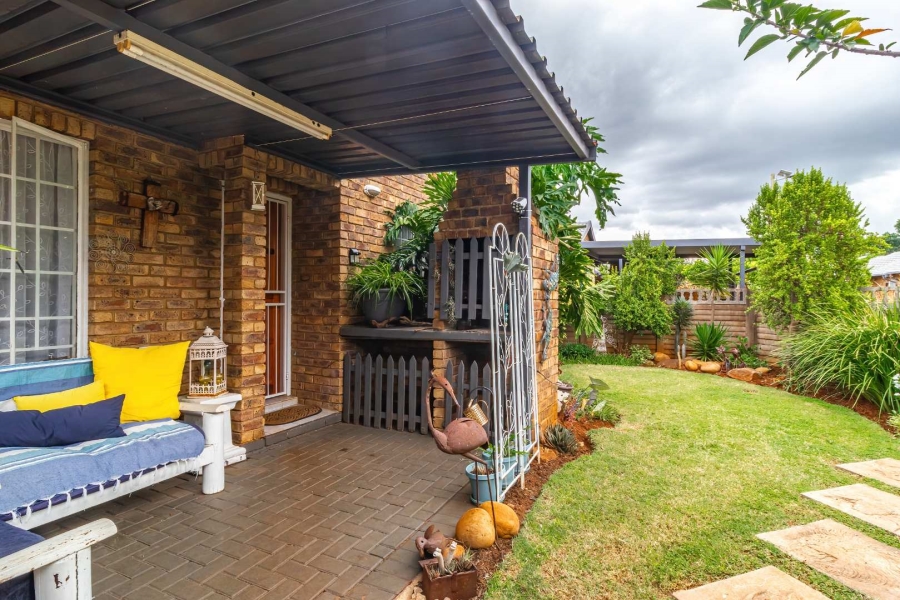 2 Bedroom Property for Sale in Doornpoort Gauteng