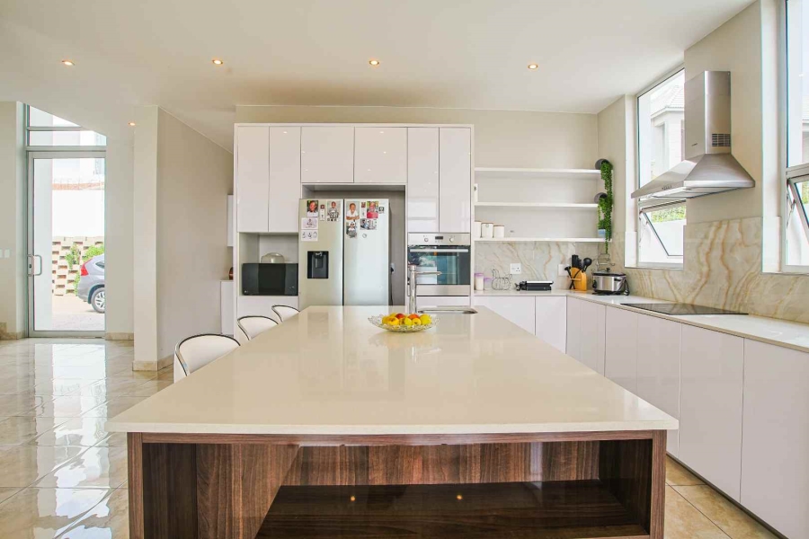 To Let 6 Bedroom Property for Rent in Waterkloof Heights Gauteng