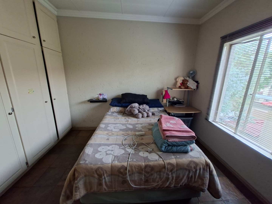 1 Bedroom Property for Sale in Weltevreden Park Gauteng