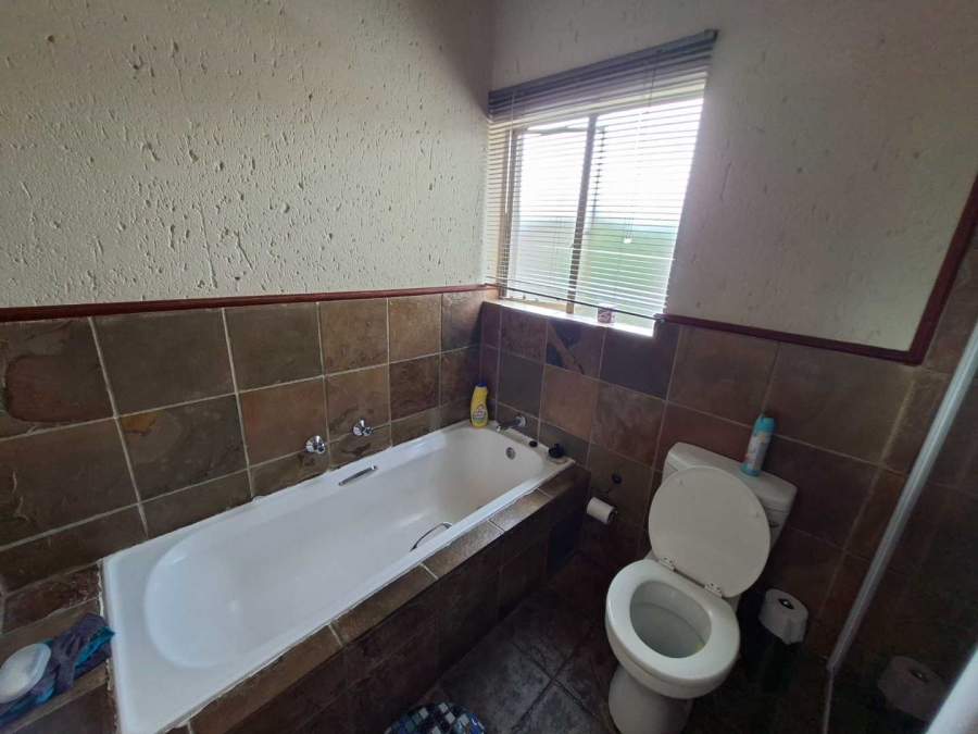 1 Bedroom Property for Sale in Weltevreden Park Gauteng