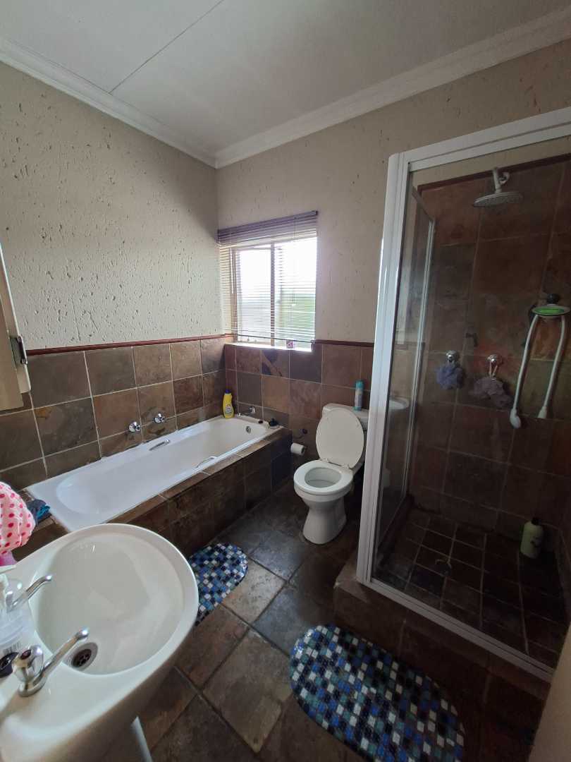1 Bedroom Property for Sale in Weltevreden Park Gauteng