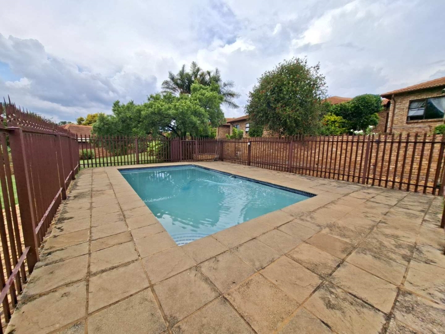 2 Bedroom Property for Sale in Randburg Gauteng