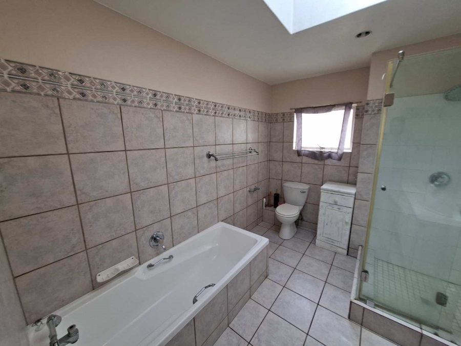 To Let 3 Bedroom Property for Rent in Northcliff Gauteng