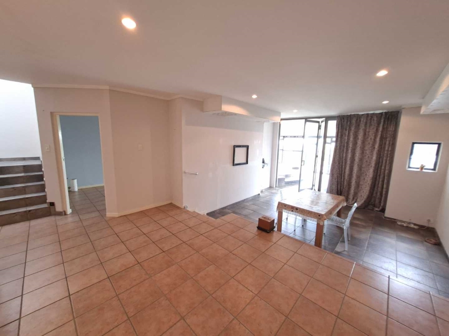 To Let 3 Bedroom Property for Rent in Northcliff Gauteng