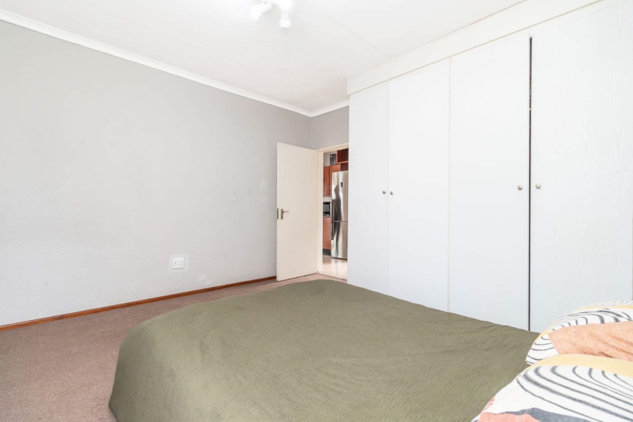 1 Bedroom Property for Sale in Willowbrook Gauteng