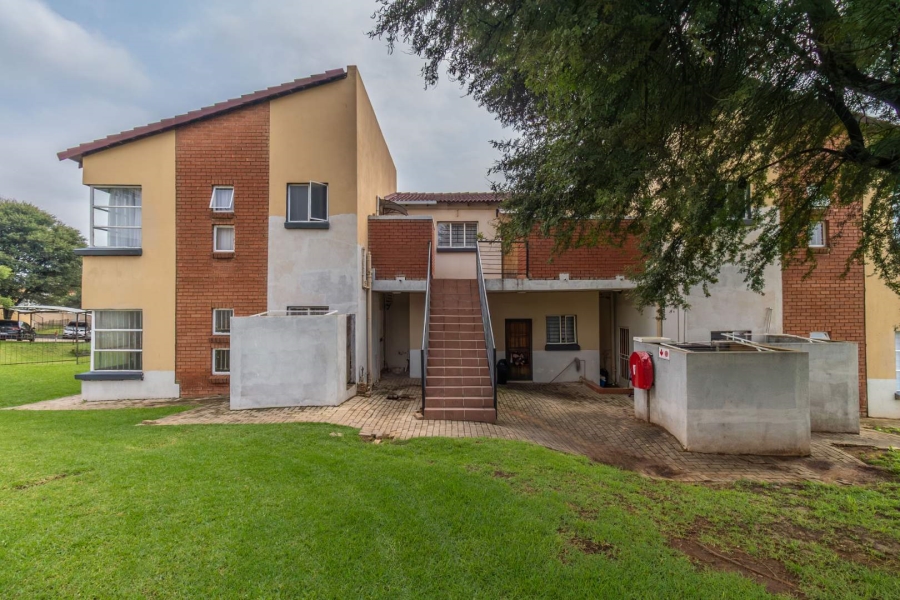 1 Bedroom Property for Sale in Willowbrook Gauteng