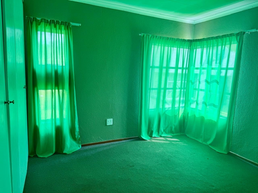 1 Bedroom Property for Sale in Willowbrook Gauteng