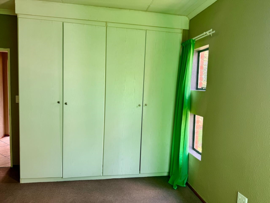 1 Bedroom Property for Sale in Willowbrook Gauteng