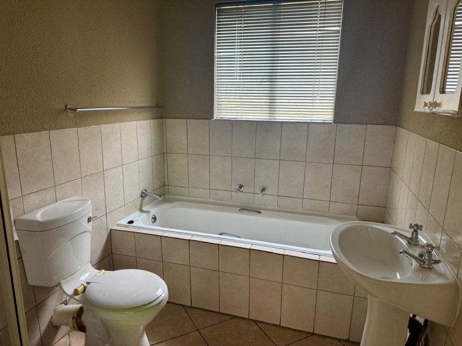 1 Bedroom Property for Sale in Willowbrook Gauteng