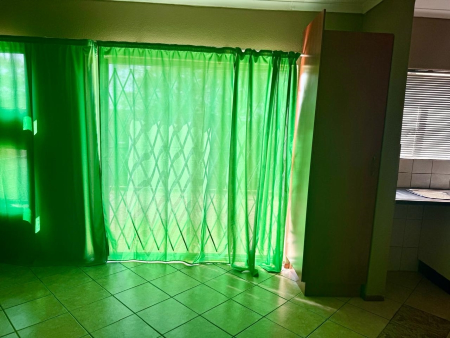 1 Bedroom Property for Sale in Willowbrook Gauteng