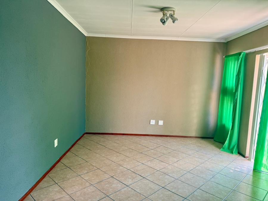 1 Bedroom Property for Sale in Willowbrook Gauteng